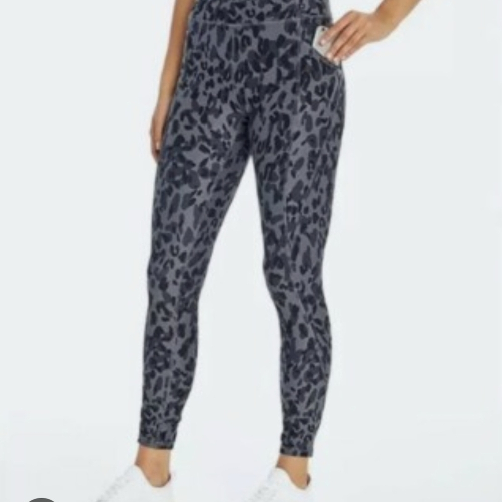 Marika Gray Leopard Print Leggings